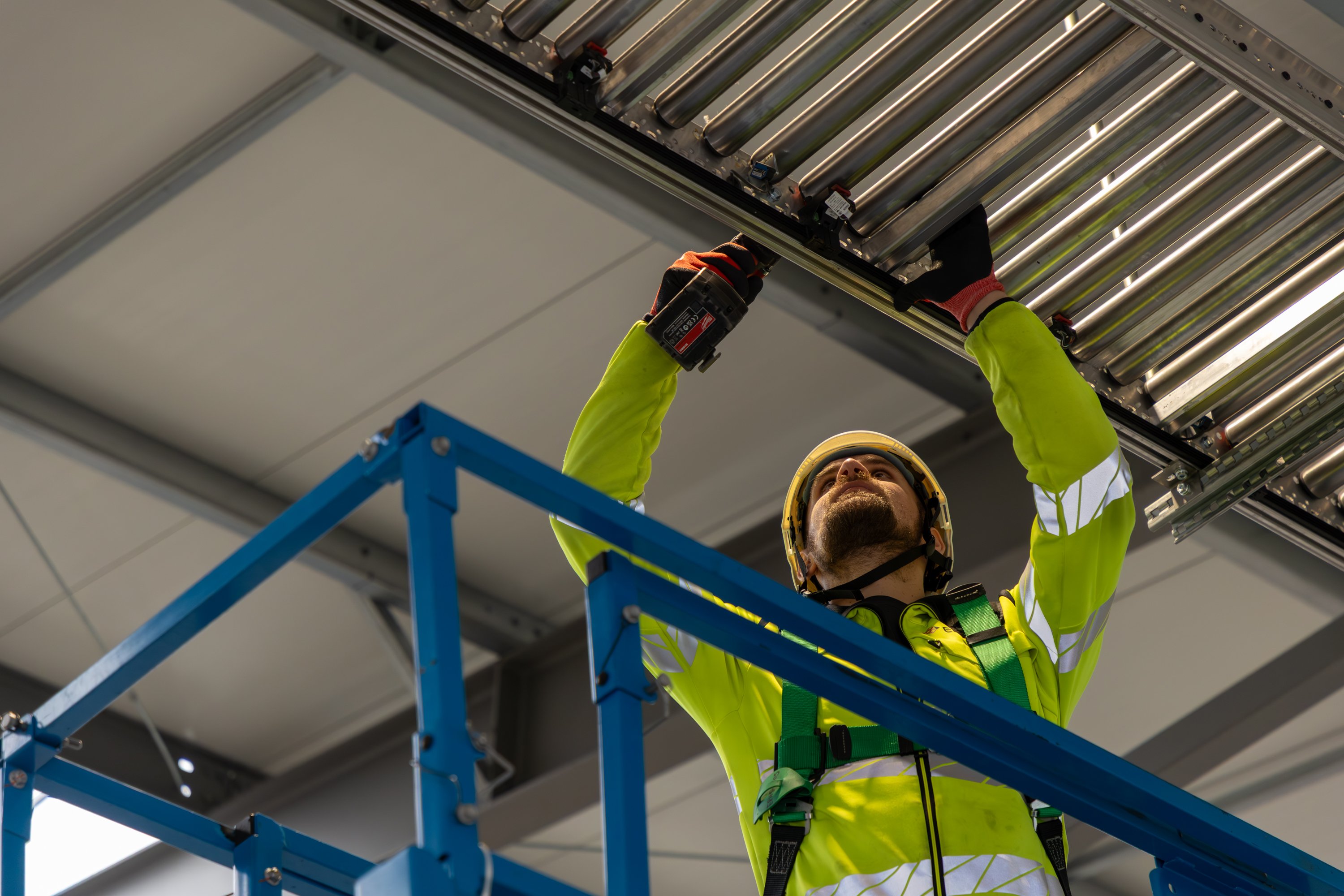 Worldwide technical service provider in electrical & mechanical installations